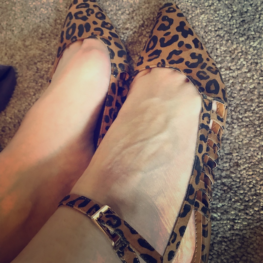 Pointy Leopard Flats